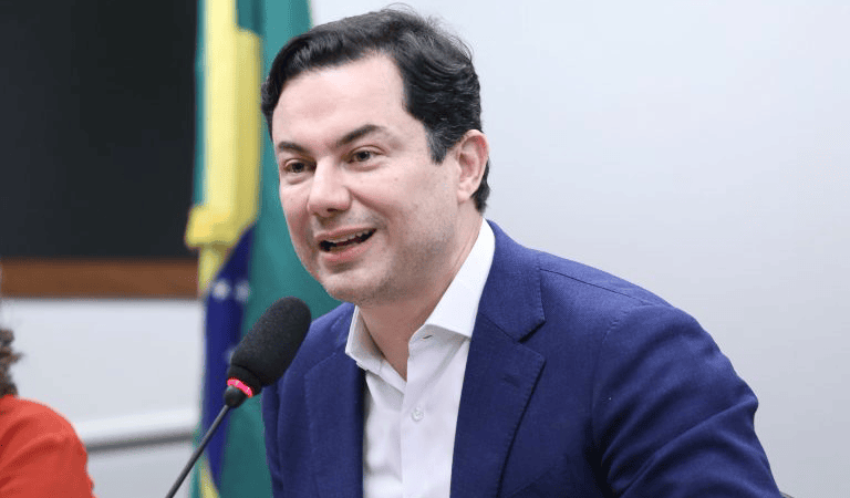 Projeto da Câmara propõe reciclagem obrigatória de painéis solares e baterias