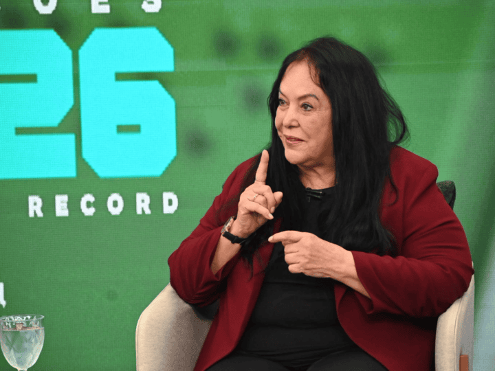 Rose de Freitas defende debate sobre STF e emendas durante entrevista no ES