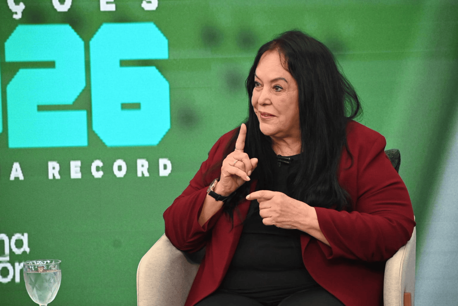Rose de Freitas defende debate sobre STF e emendas durante entrevista no ES