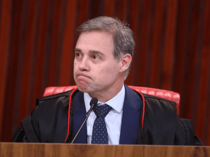 TSE manda redistribuir processo que questiona gastos de congresso do PT