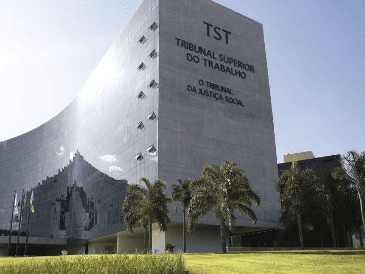 TST afasta condenação de R$ 2 milhões da Uber por dano social