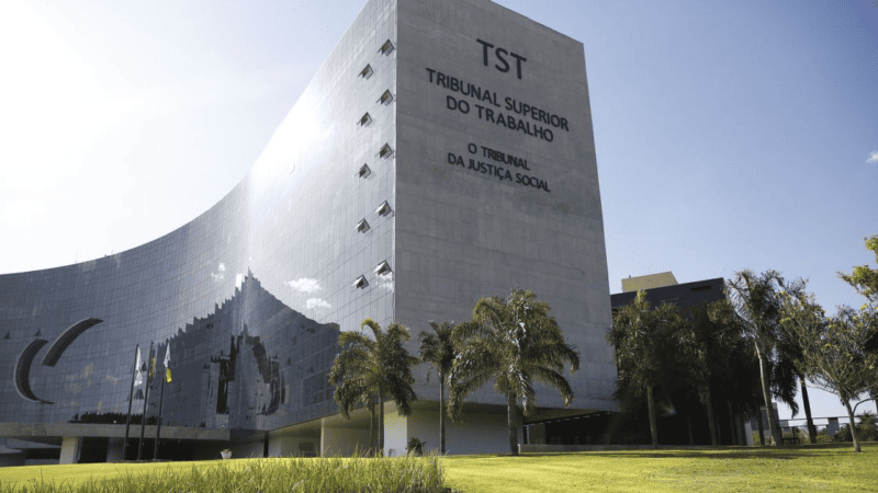 TST afasta condenação de R$ 2 milhões da Uber por dano social