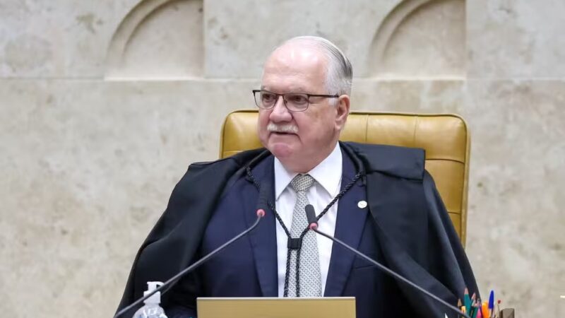 Guerra de decisões explode no STF: Dino derruba ordem de Mendonça, ministros pressionam Fachin e sessão é cancelada