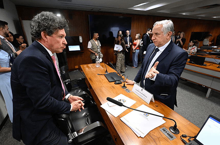 Comissão do Senado remarca relatório da MP que zerou taxa de compras de até US$ 50