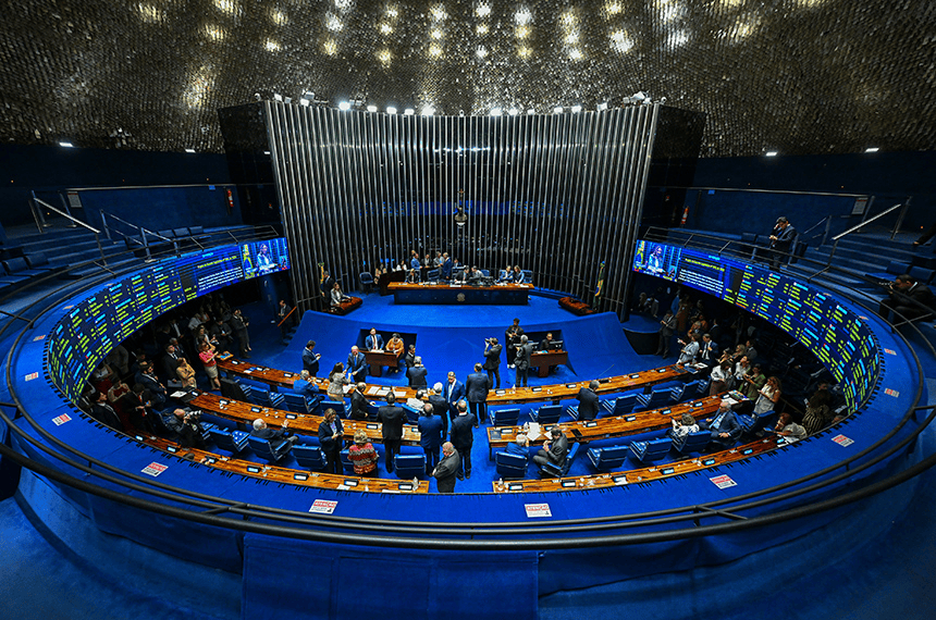 Senadores defendem impeachment de Alexandre de Moraes após relatório da PF