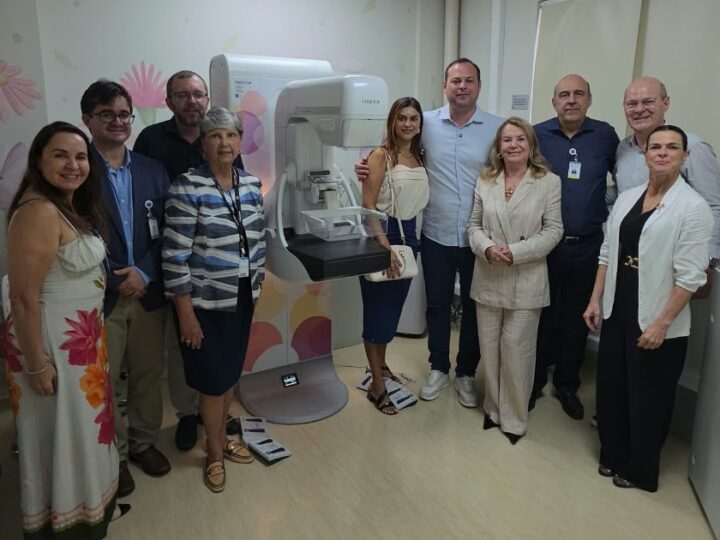 Outubro Rosa: luta contra o câncer e defesa dos pacientes são bandeiras do mandato de Dr. Victor