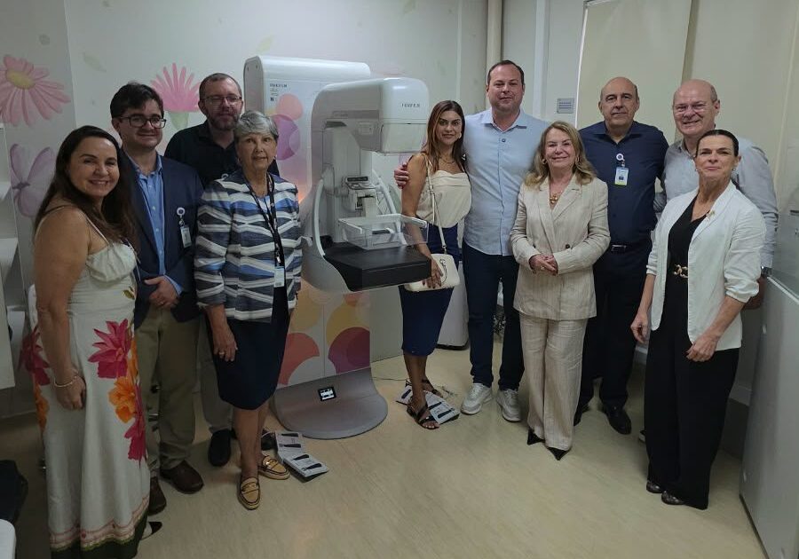 Outubro Rosa: luta contra o câncer e defesa dos pacientes são bandeiras do mandato de Dr. Victor