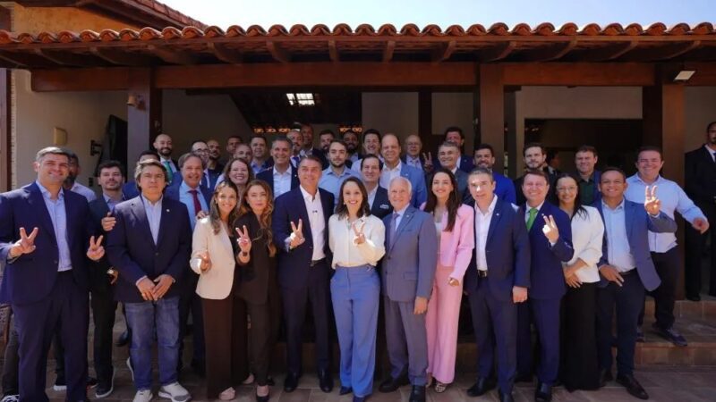 Podemos anuncia apoio a Flávio Bolsonaro e aliança pode fortalecer o protagonismo do Espírito Santo na política nacional