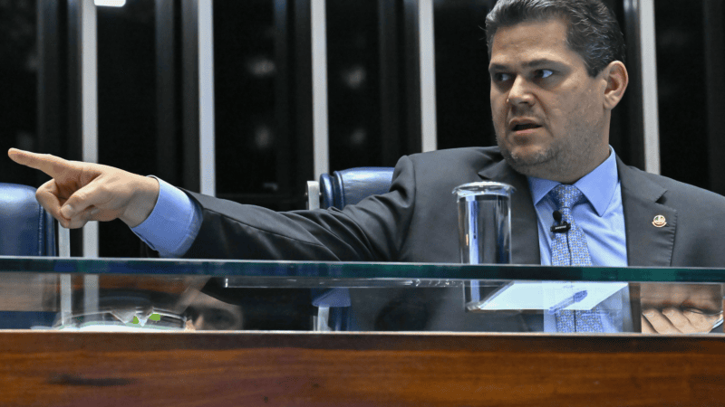 Alcolumbre articula reeleição para seguir no comando do Senado em 2027