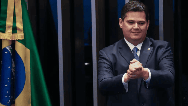 Alcolumbre marca para terça-feira primeira discussão da PEC do fim da escala 6×1
