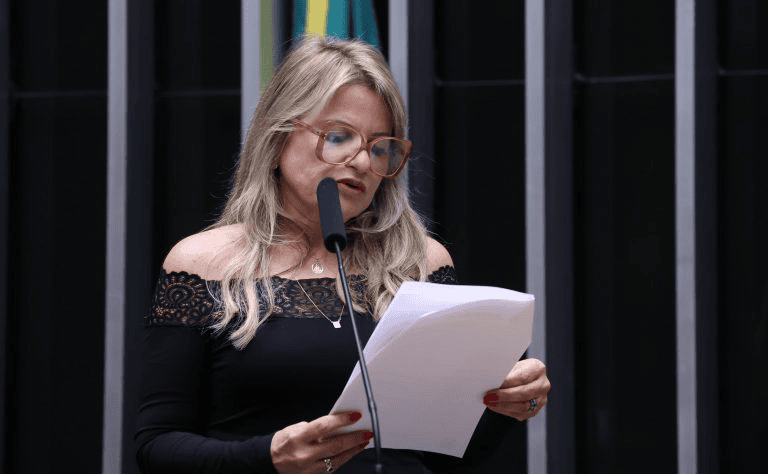 Câmara aprova consultas no SUS para orientar jovens sobre saúde reprodutiva