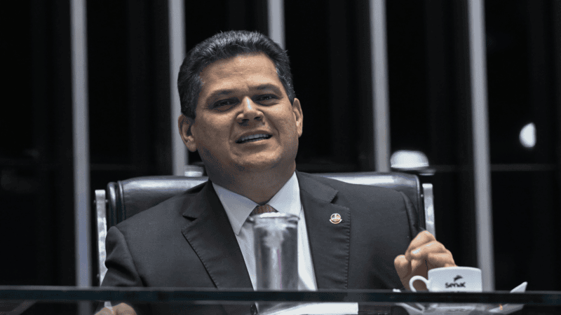 Davi celebra terceira descoberta de petróleo em poço no litoral do Amapá