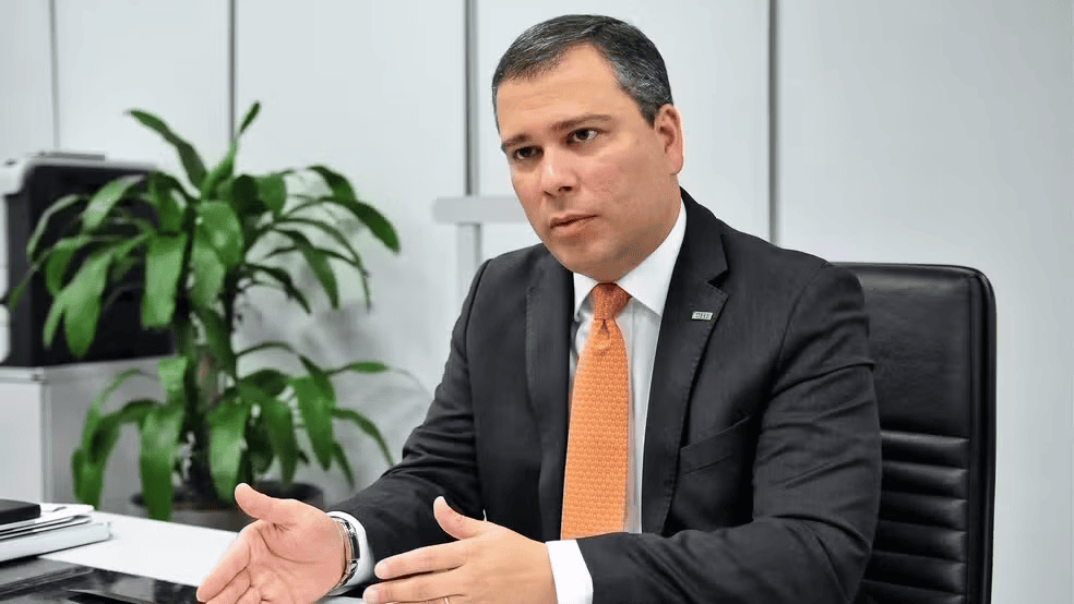 Ex-presidente do BRB e dono do Banco Master prestam depoimento à PF sobre fraudes