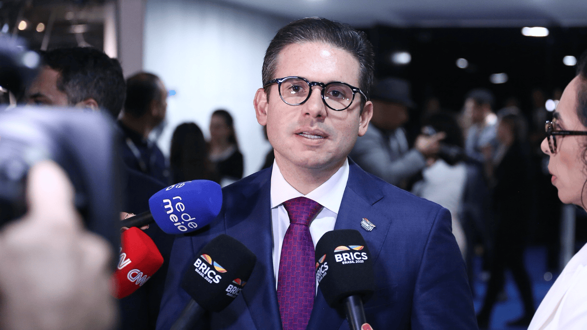 Hugo Motta anuncia grupo para regular propaganda eleitoral nas plataformas digitais