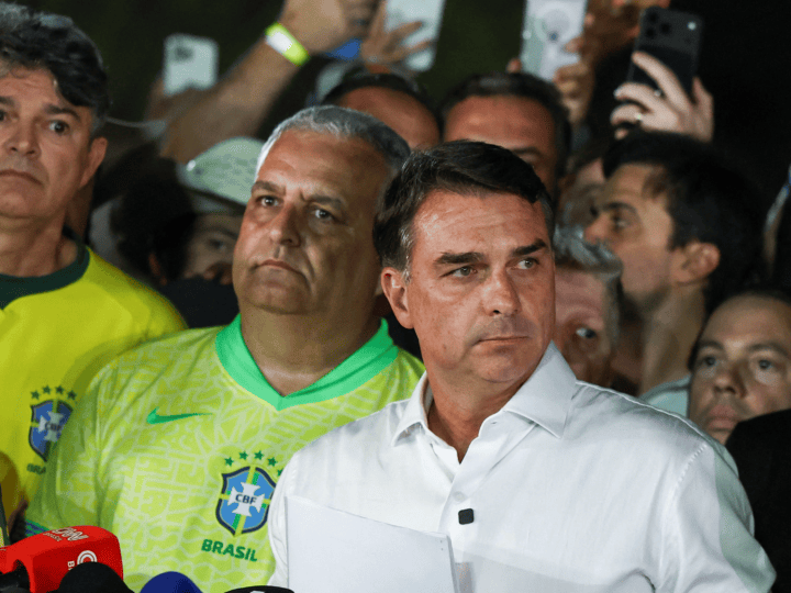 Investigações contra Flávio Bolsonaro podem continuar no STF mesmo sem foro privilegiado