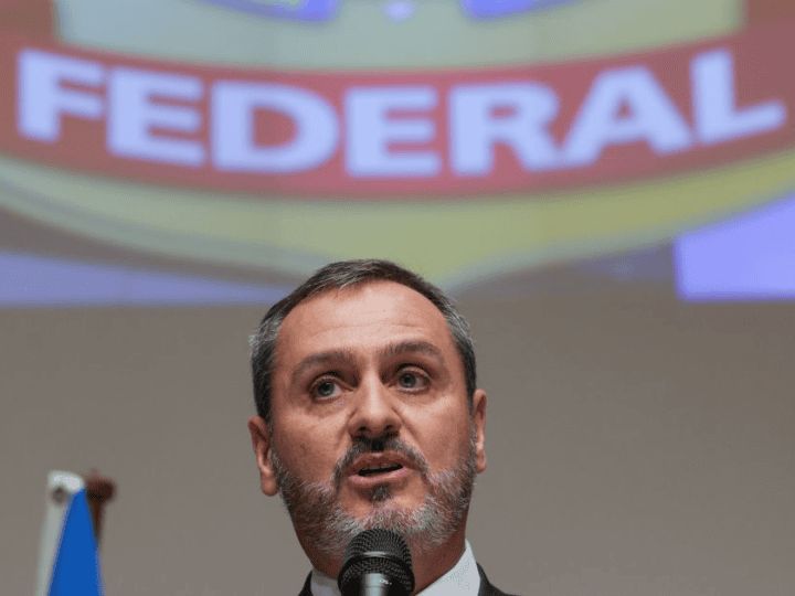 MPF investiga diretor-geral da PF por suspeita de vazamento no caso INSS