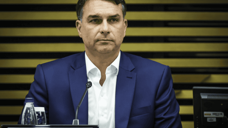 PF investiga empréstimo do BRB a Flávio Bolsonaro para compra de mansão de R$ 6 milhões