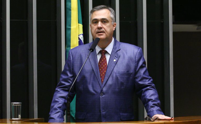 Projeto exclui salário de jovem aprendiz do cálculo de renda do Bolsa Família