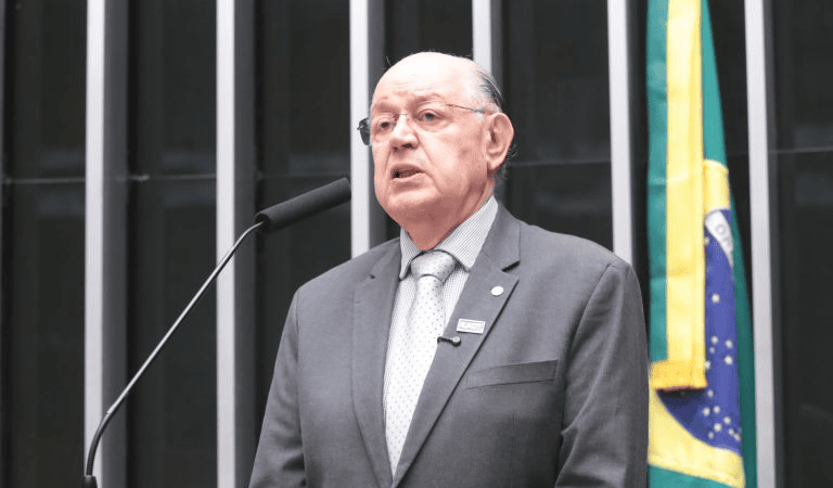 Projeto restringe seleções brasileiras a atletas que atuam em clubes no país
