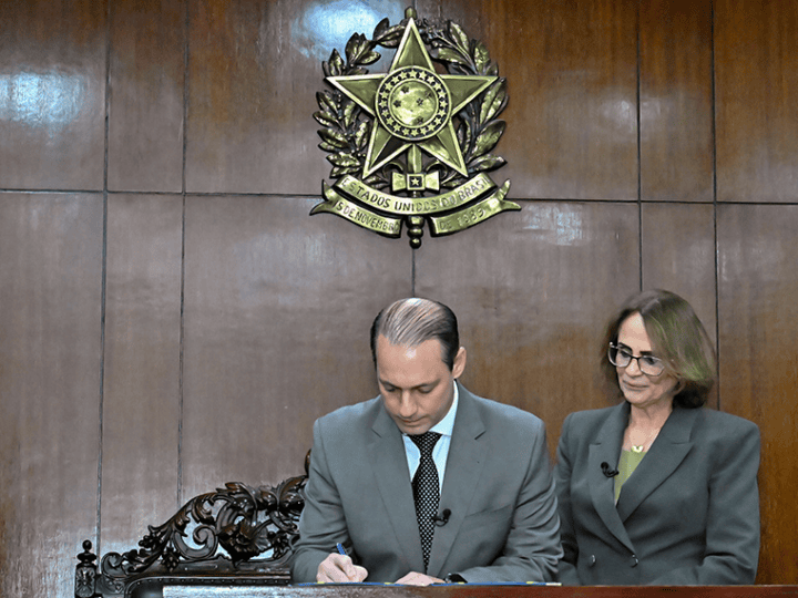 Renzo Braz toma posse como senador por Minas Gerais