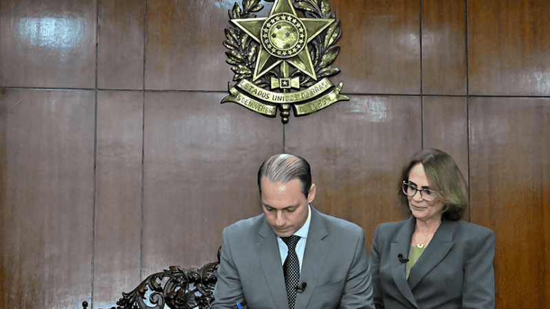 Renzo Braz toma posse como senador por Minas Gerais