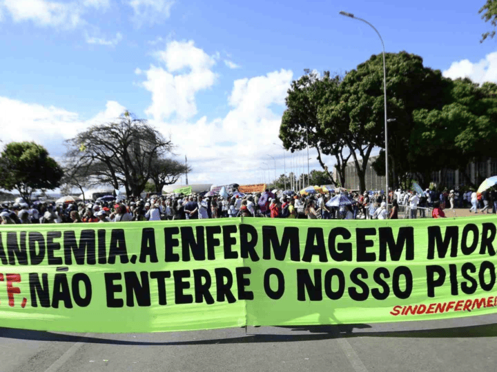STF retoma julgamento do piso salarial da enfermagem