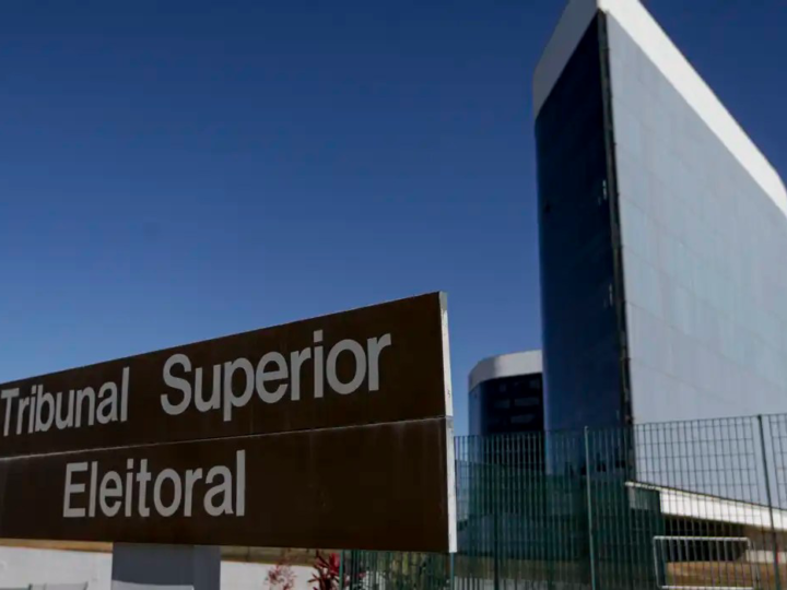 TSE dá 48 horas para Meta responder a denúncias da campanha de Lula