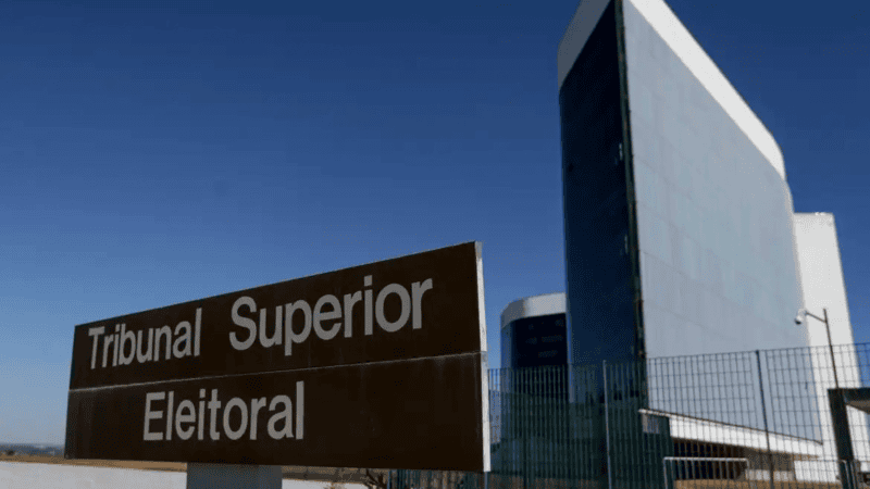 TSE dá 48 horas para Meta responder a denúncias da campanha de Lula