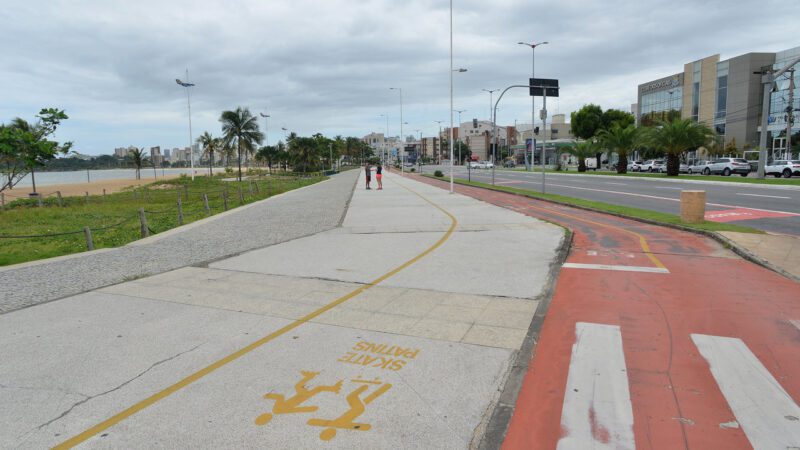 Prefeitura notifica empresa para fazer reparos em ciclovia na orla de Camburi