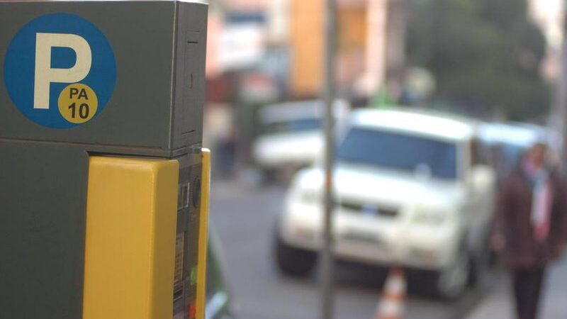 Suspensão da cobrança do estacionamento rotativo é mantida até o próximo domingo (25)