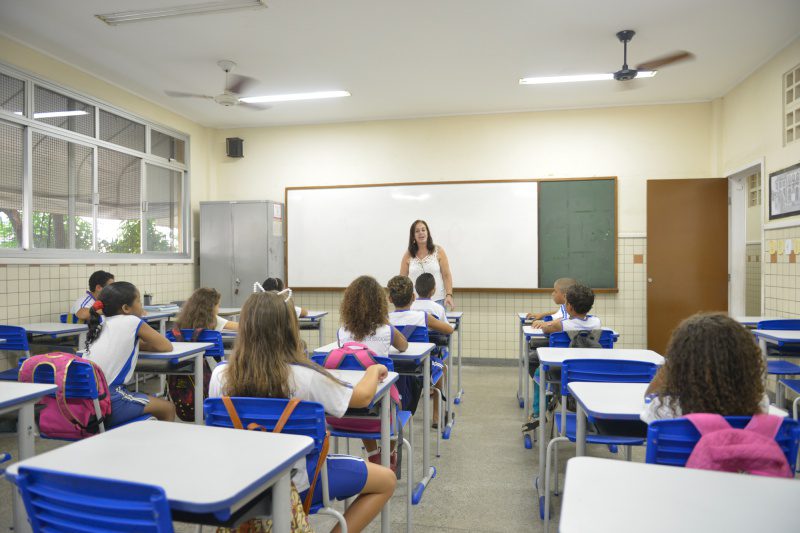 Educação: Processo seletivo interno para escolas de tempo integral
