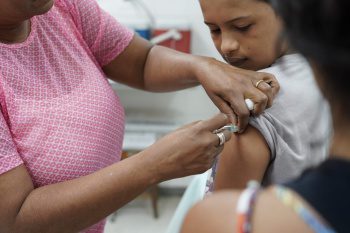Vacinação contra sarampo em hotéis, aeroporto e rodoviária para a população
