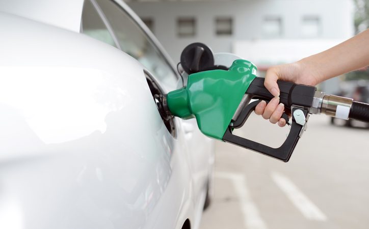 Economia: Gasolina terá ICMS congelado por 90 dias para conter alta dos preços