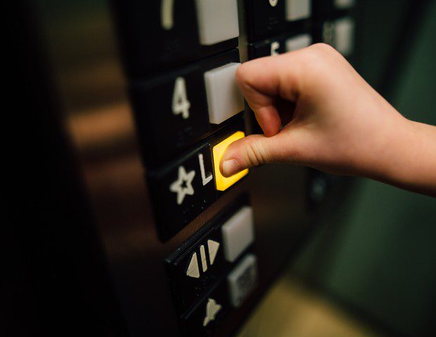 Projeto de lei que proíbe uso de elevadores por crianças desacompanhadas é aprovada na CMV