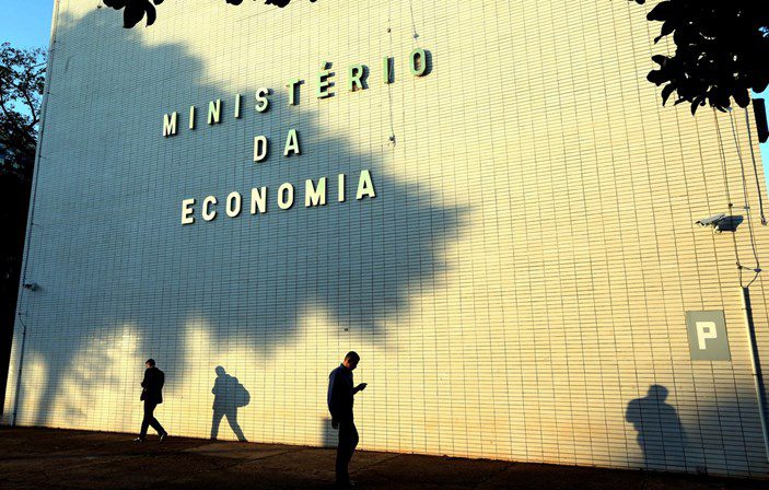 Previsão de alta do PIB de 2021 é reduzida pelo Ministério da Economia
