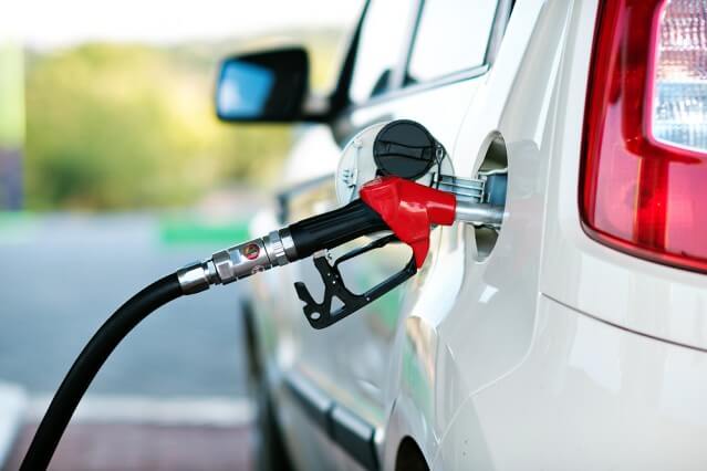 Gasolina: Preço tem redução de 3% nas refinarias a partir desta quarta