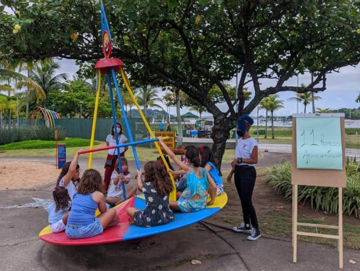 Interesse pela ciência em espaços educacionais é estimulado com trabalho de estagiárias