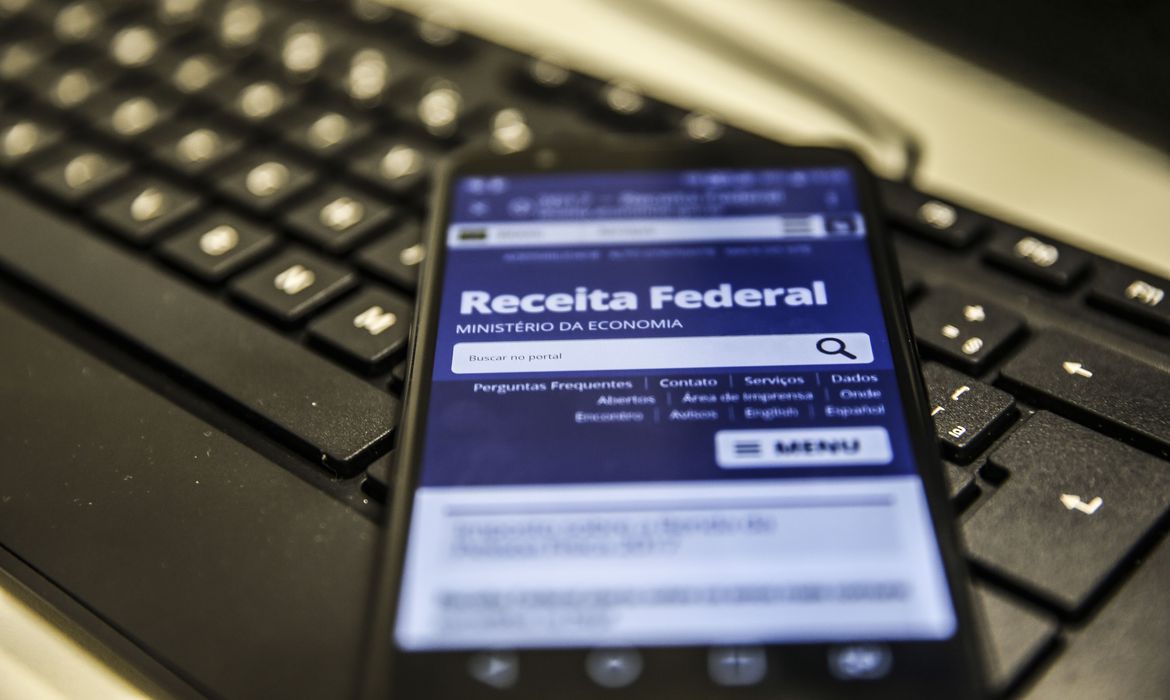 Receita recebe 130 mil declarações de Imposto de Renda no primeiro dia