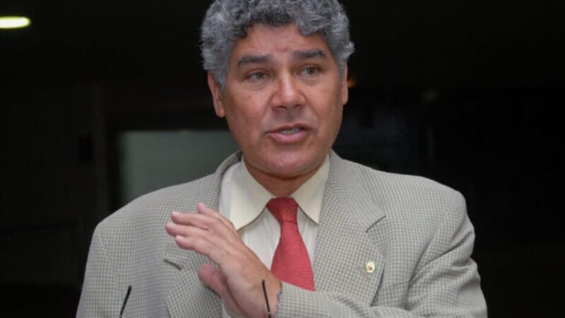 Chico Alencar confirma candidatura à presidência da Câmara contra Arthur Lira
