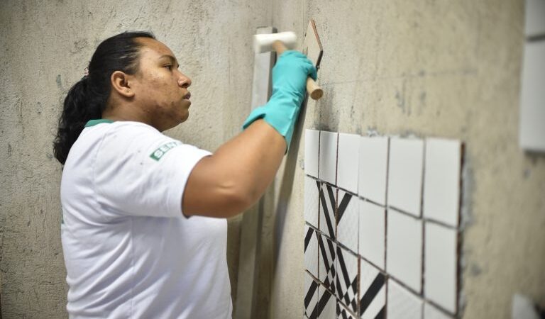 Câmara lança Frente Parlamentar para incluir mulheres na construção civil.