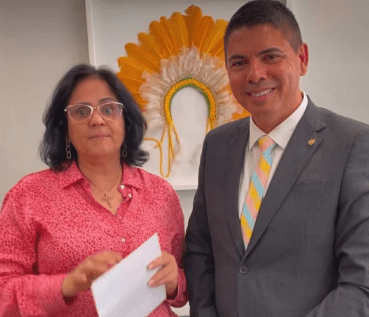 Ex-ministra Damares Alves recebe convite de Messias Donato para evento contra da Frente contra sexualização infantil