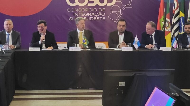 Governador Casagrande participa de debate sobre reforma tributária em evento realizado no Rio de Janeiro