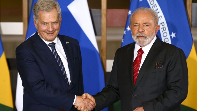 Lula: Brasil quer se manter neutro sobre guerra entre Rússia e Ucrânia