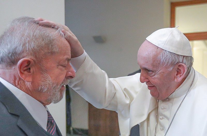 Presidente Luiz Inácio Lula da Silva e papa Francisco se encontram no Vaticano