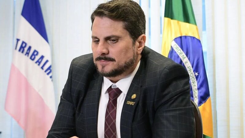 Senador Marcos do Val pede afastamento da CPMI do 8 de janeiro
