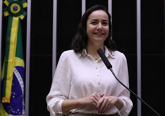 Projeto que Busca Estimular a Presença Feminina na Construção Civil Recebe Aprovação da Comissão