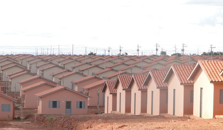 Cancelada discussão sobre o déficit habitacional no Brasil