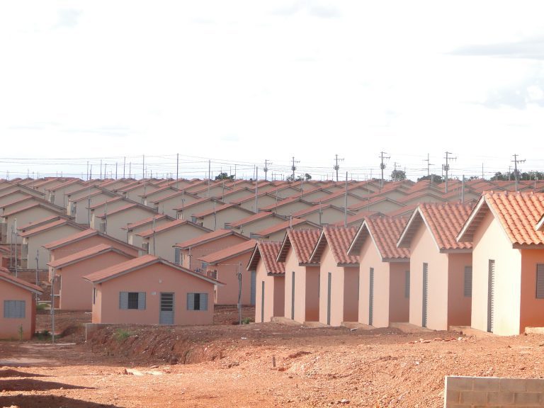 Cancelada discussão sobre o déficit habitacional no Brasil