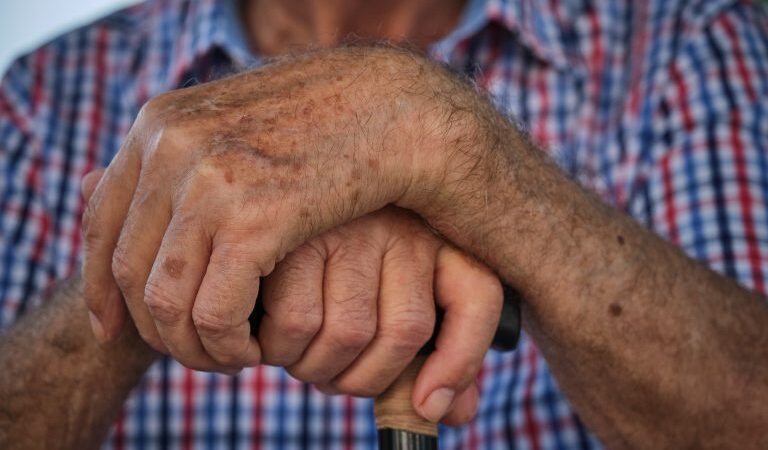 Comissão debate regulamentação da profissão de gerontólogo