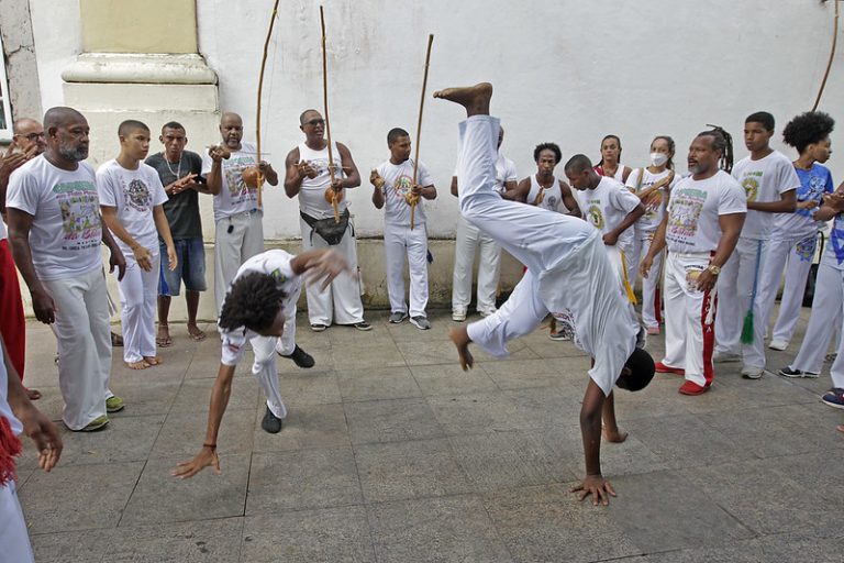 Comissão promove debate sobre a inclusão do ensino da história afro-brasileira e indígena nas escolas